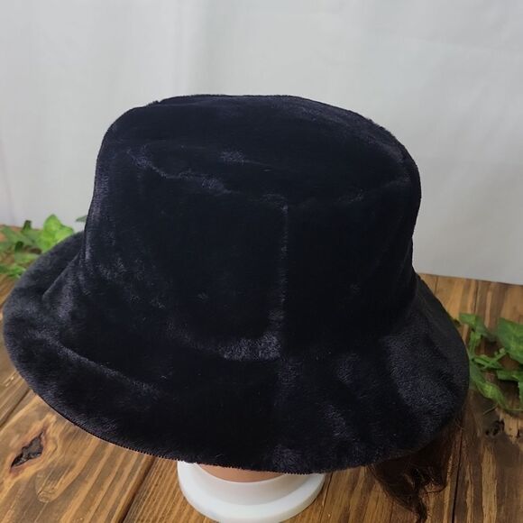 Unknown Brand. Black Velvet Bucket Hat. Beautiful. OSFA. EUC - Picture 4 of 6